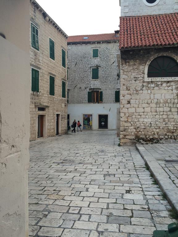 Old Town Apartment Šibenik Buitenkant foto