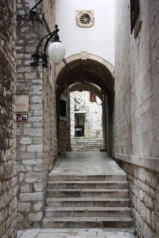 Old Town Apartment Šibenik Buitenkant foto