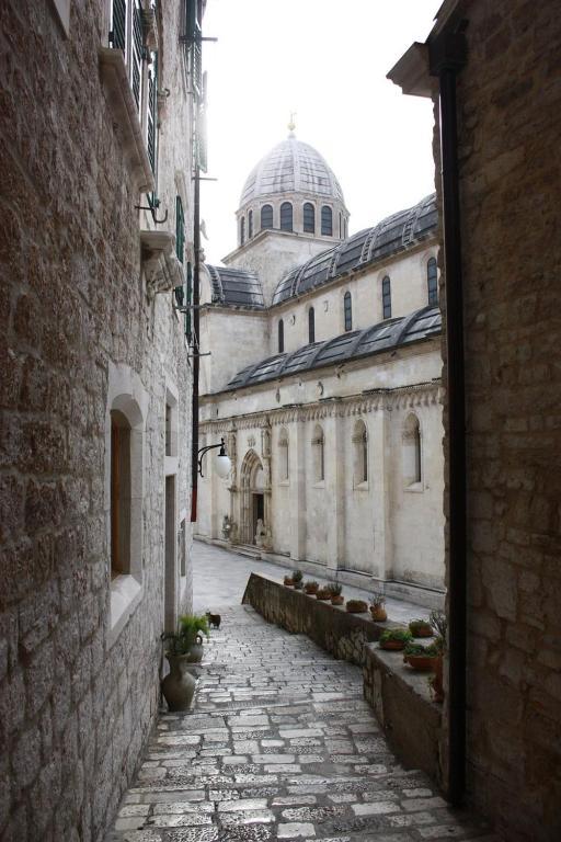 Old Town Apartment Šibenik Buitenkant foto